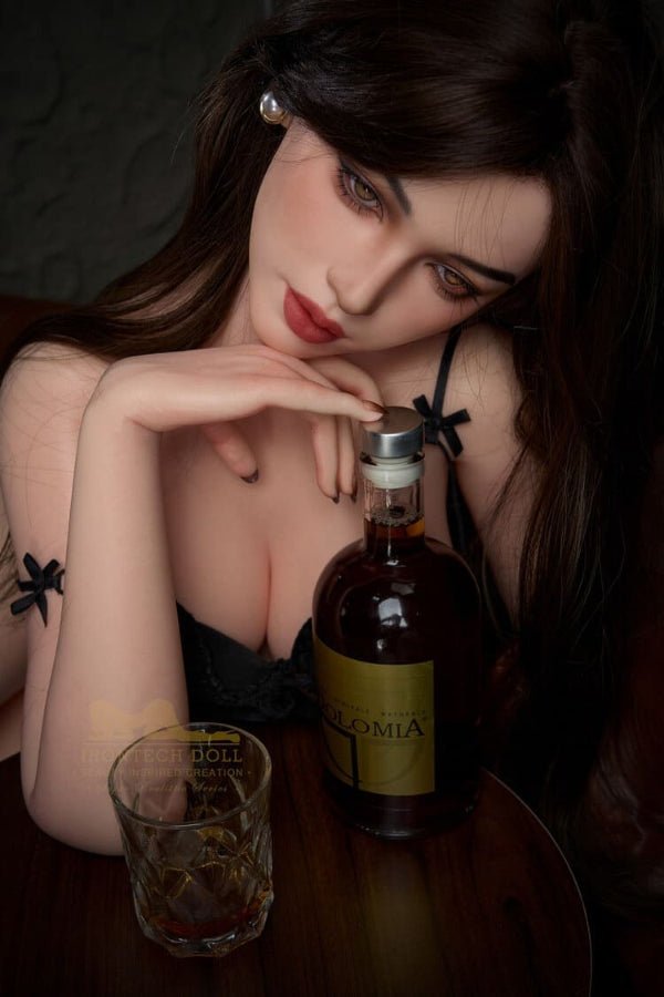 Mini-Sexpuppe mit schönen, bernsteinfarbenen Augen