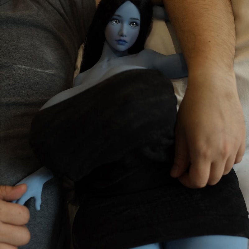 mini doll glatter Bauch