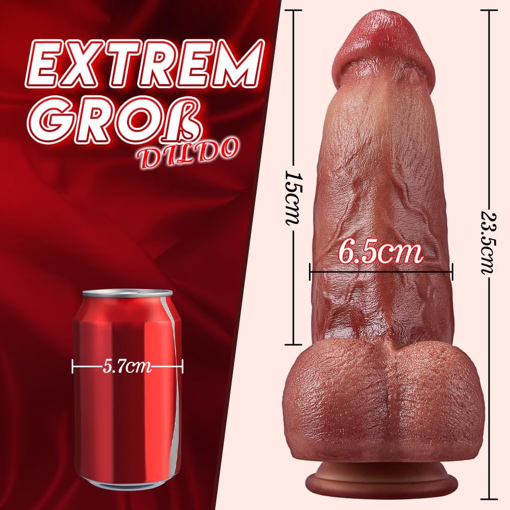 Groessenvergleich des XXL-Dildos mit einem 500-ml-Bierglas, zeigt die beeindruckende Dicke und Laenge.