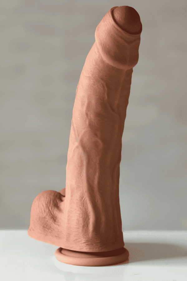 Realistischer Dildo mit Vorhaut